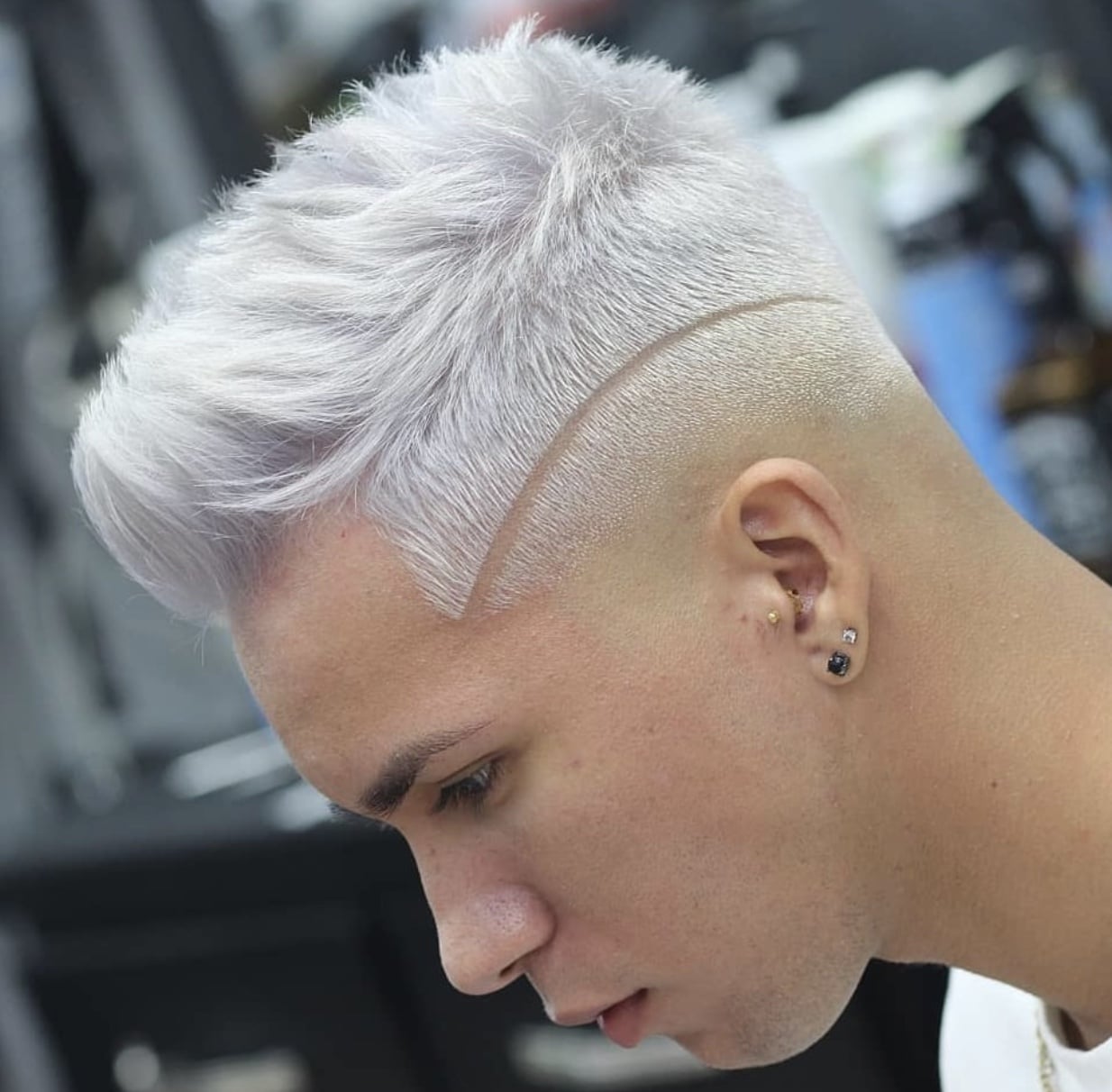 cabelo cinza platinado masculino