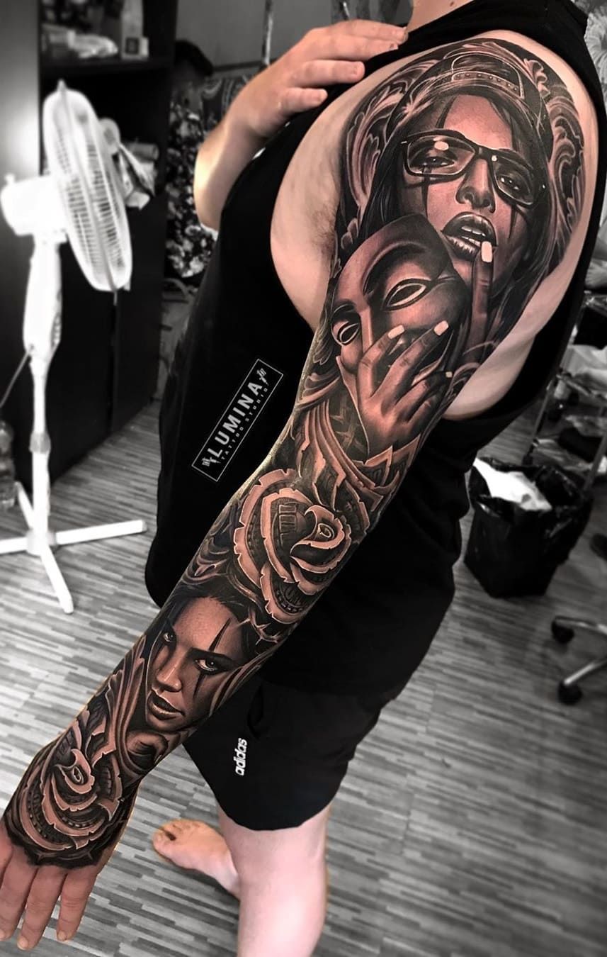 tatuagem masculina de braço fechado