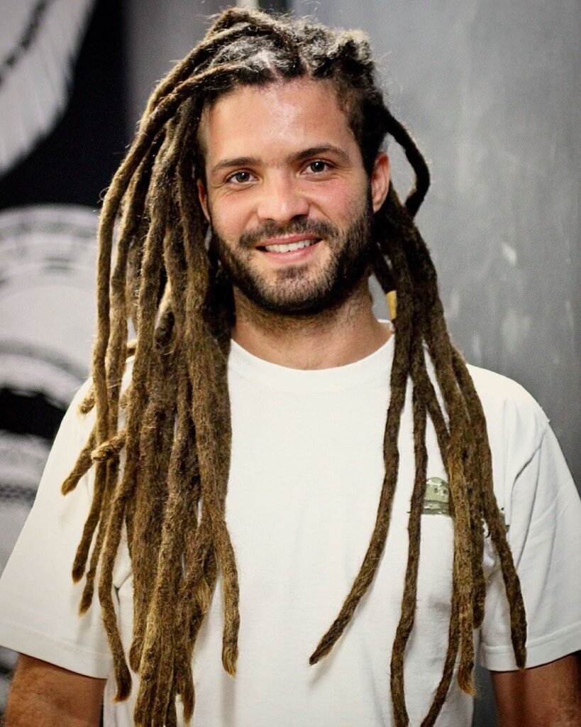 Dread masculino best sale cabelo liso