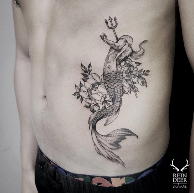 Com artes estilizadas as tatuagens na cintura masculina podem ser incríveis