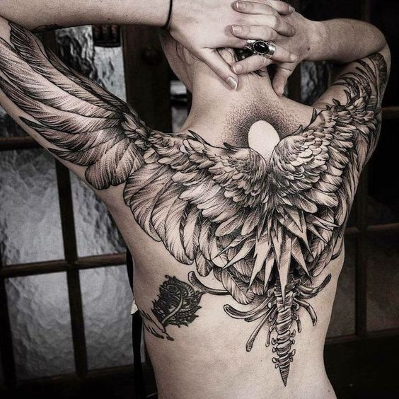 Tatuagem nas Costas Masculina de asas 