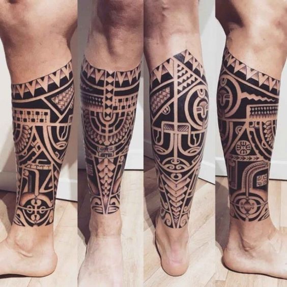Quatro imagens da mesma perna em close com tatuagens tribais.